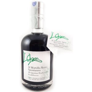 LOnes Grappa mit spontan wachsenden Heidelbeeren